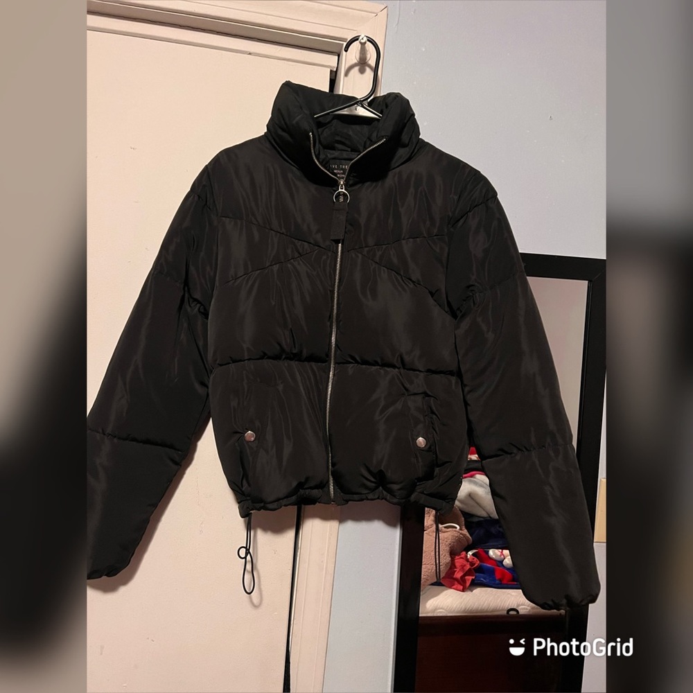 Jacket black for this wonder is super cute and hot